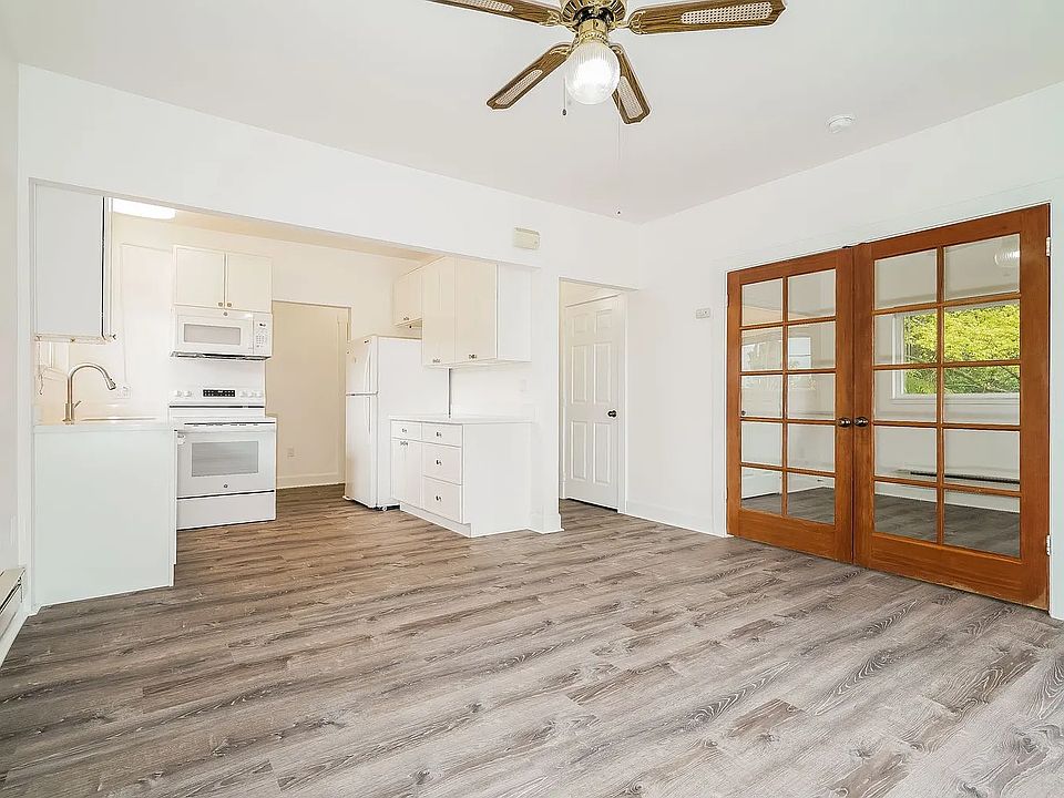 1st image of 2525 Gilman Dr W #2525
