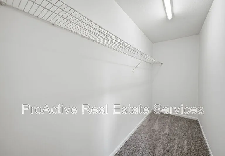 2021 Livingston St — Photo 35