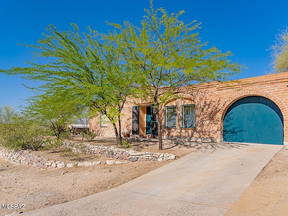 2nd image of 602 N La Cholla Blvd