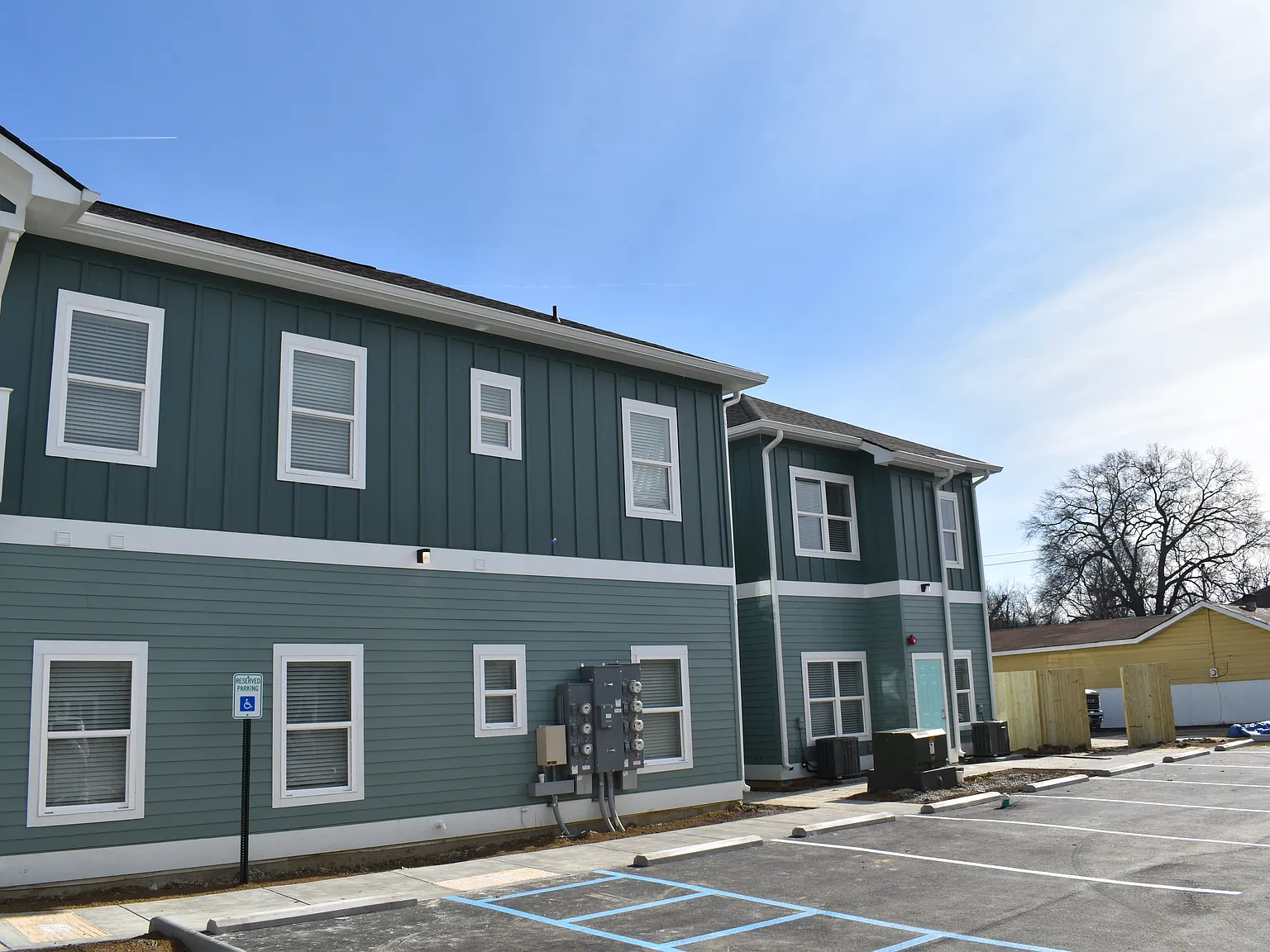 Union Avenue Court Apartments — Photo 2