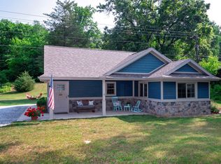 15385 E River Rd, Buchanan, MI 49107