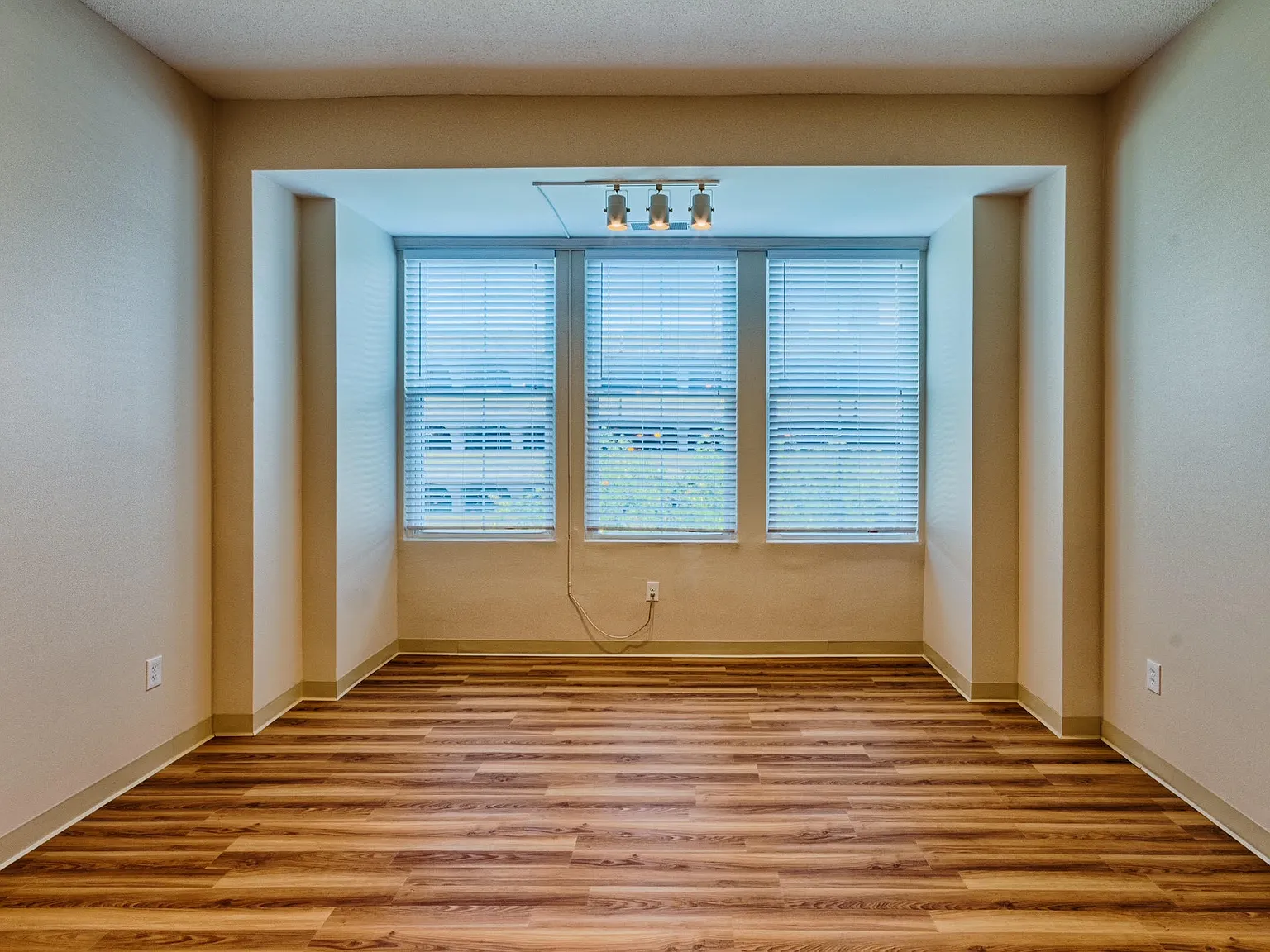 1 bed, 552 sqft, $2,200 — Photo 2