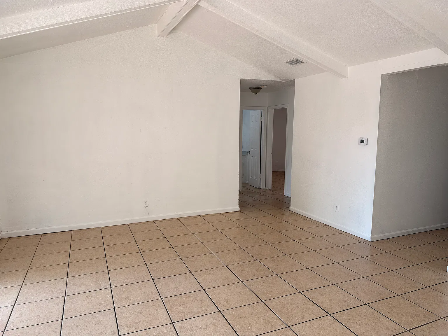 3 bed, 1.5 bath, 1100 sqft, $1,425 — Photo 4