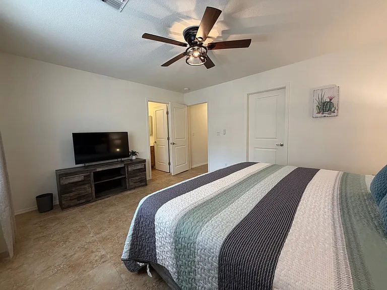 2416 N Ridge Ave — Photo 16