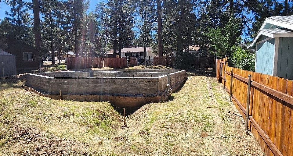 2nd image of 654 Vista Ave