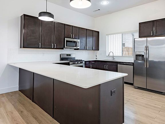 5th image of 215 SE 34th St #4739936