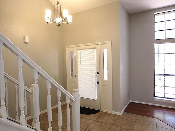3rd image of 8 N Greenbud Ct