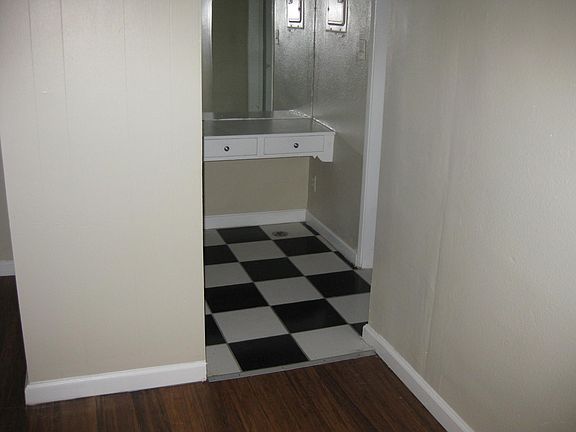 4th image of 12020 Hoffman St APT I