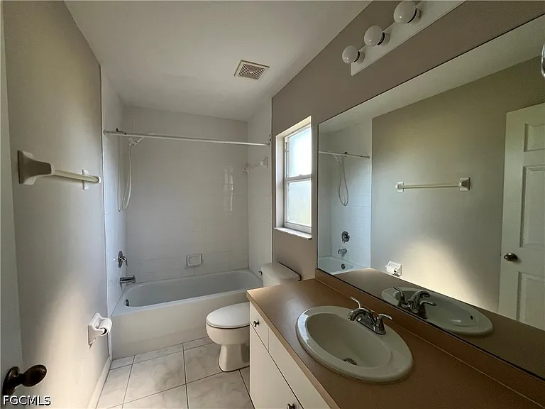1721 SW 16th Ter — Photo 17