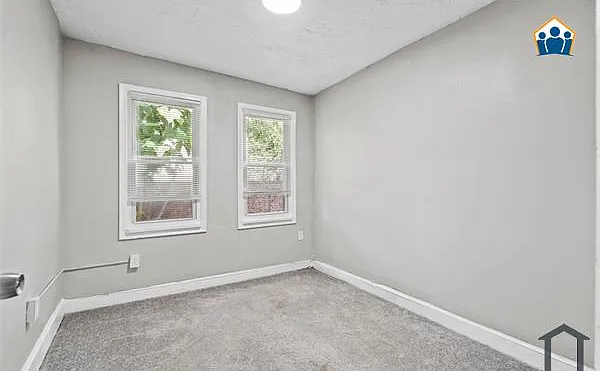 2511 W Oakdale St — Photo 16