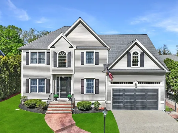 25 Carrolls Ln, Quincy, MA 02169