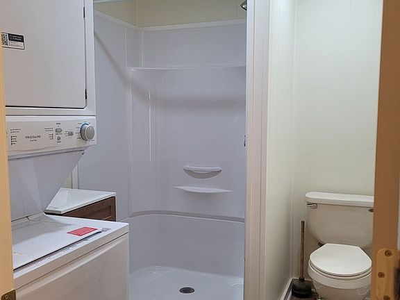 4th image of 123 E Burd St