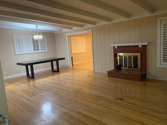 living room/dining room