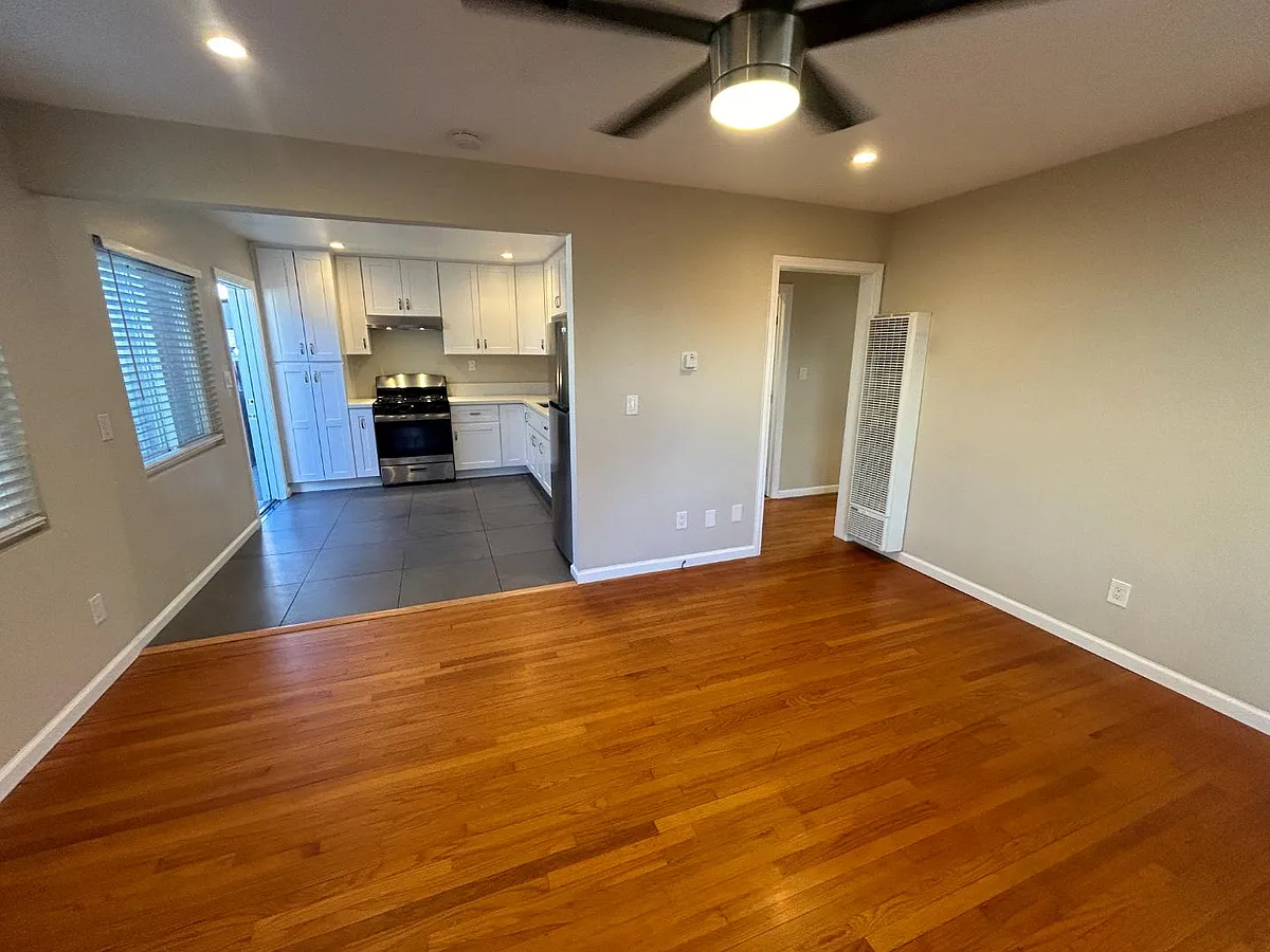 Unit Photo - 4721 Choctaw Dr #C
