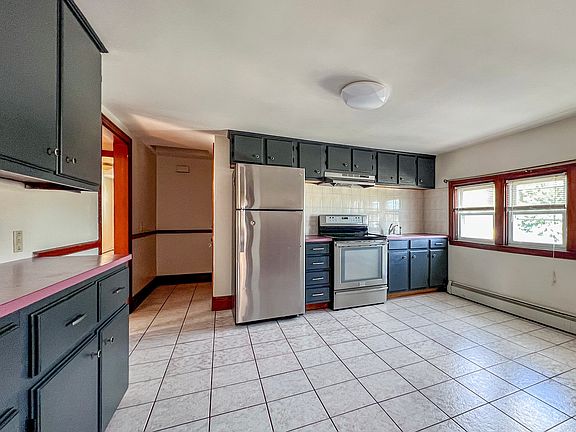 4th image of 190 Juniper St Floor 3