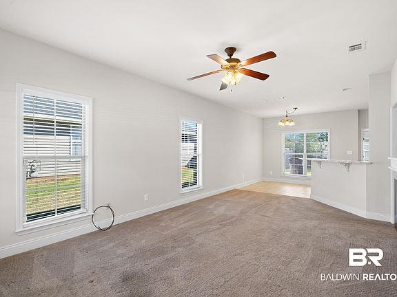 4th image of 2125 Spring Grv E