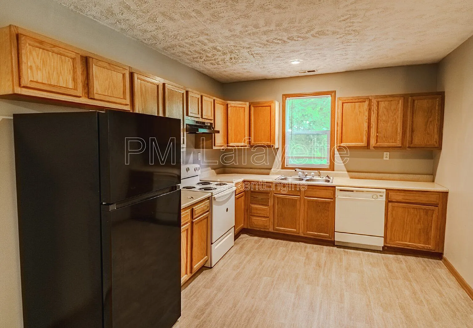 2 bed, 1.0 bath, 896 sqft, $965 — Photo 3