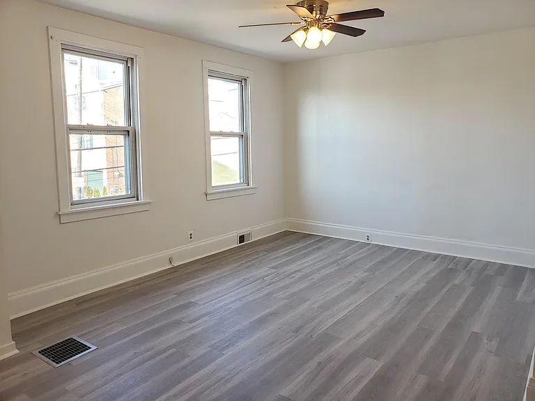89 Southern Ave — Photo 2