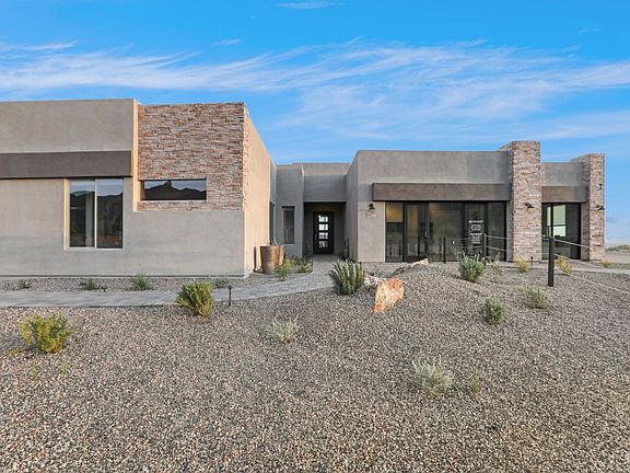 Dove Mountain community