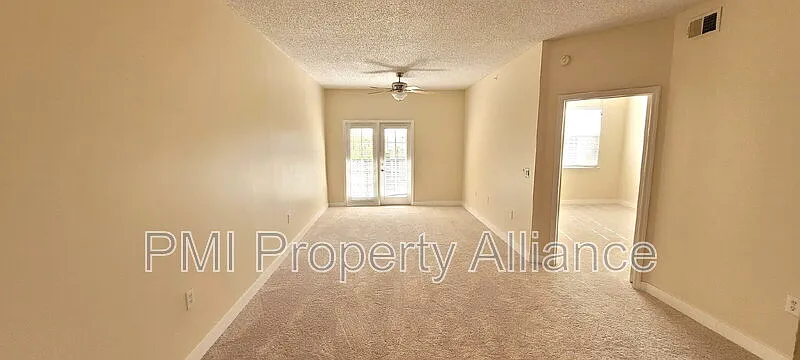 3 bed, 2.0 bath, 1134 sqft, $1,799 — Photo 3