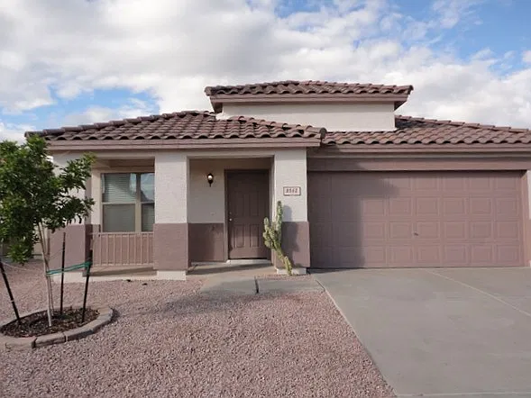 8562 E Desert Ln
