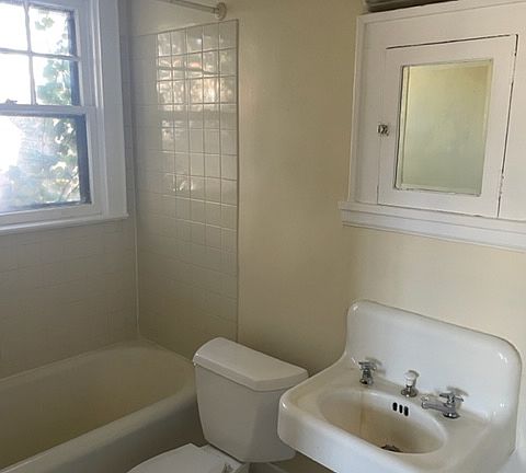 5th image of 1823 E 5th St #10695836