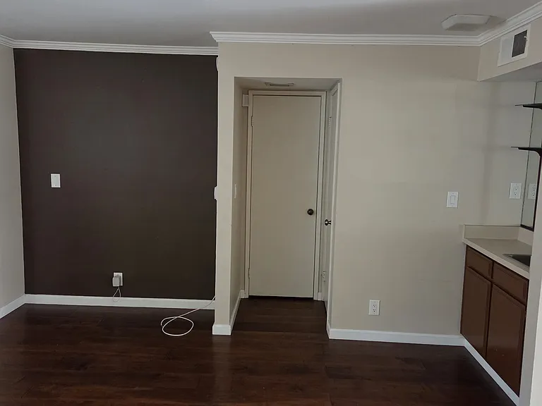 116 Chapel Ave — Photo 10