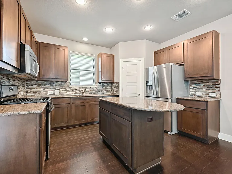 2021 Carlson Dr — Photo 11