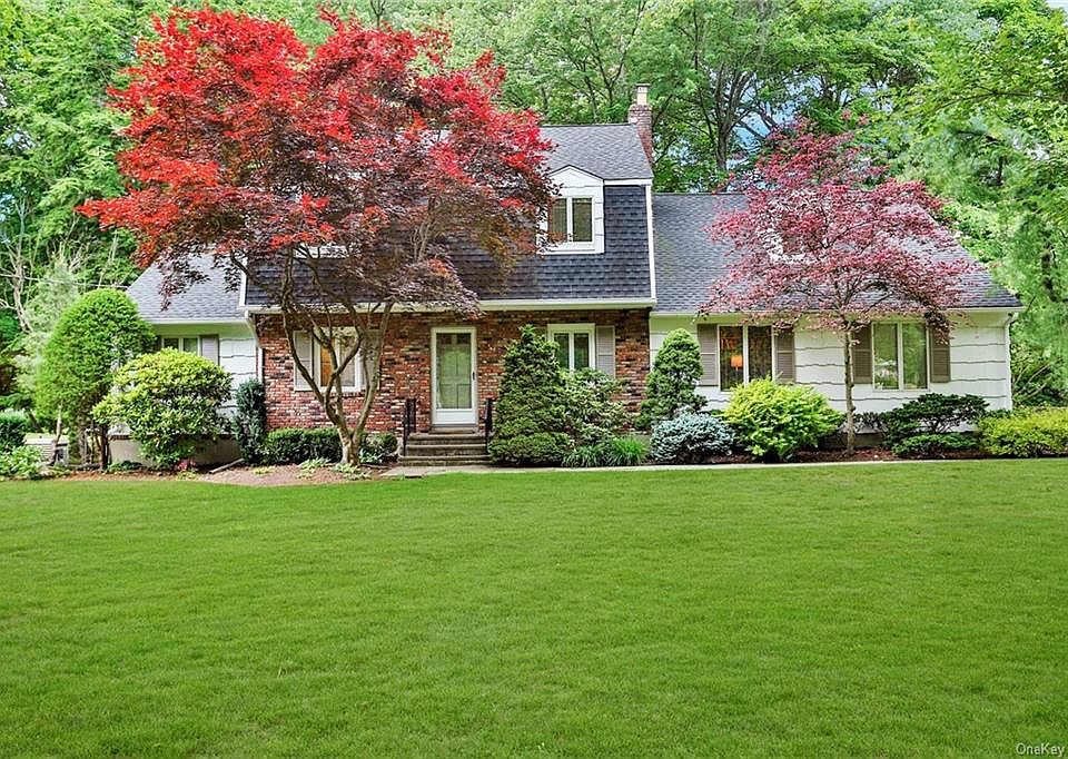1st image of 6 Long Meadow Dr