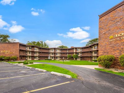 2303 Holiday Ter APT 40, Lansing, IL, 60438