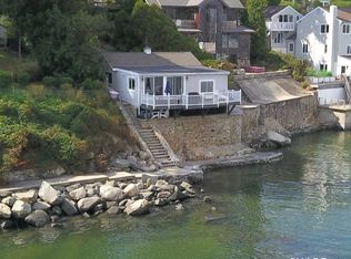 66 Ocean Dr E, Stamford, CT 06902