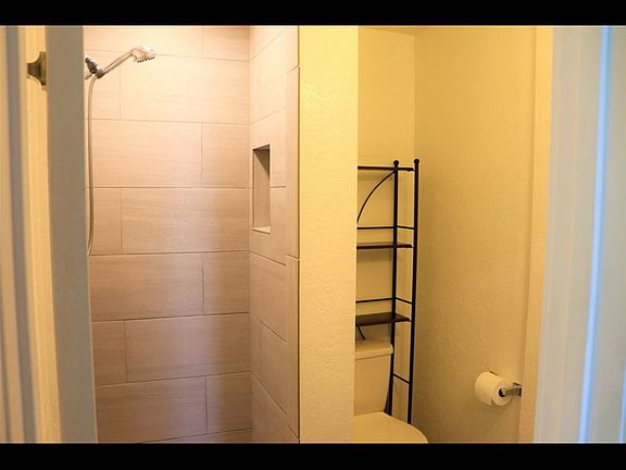 5th image of 1536 1/2 Hickox St