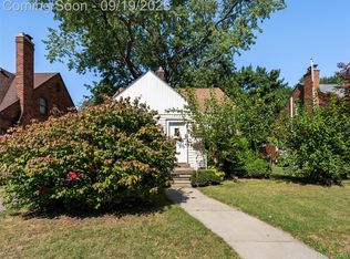 15723 Deerfield Ave, Eastpointe, MI 48021