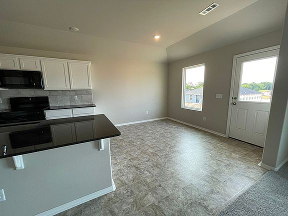 5th image of 1407 E Vangston St