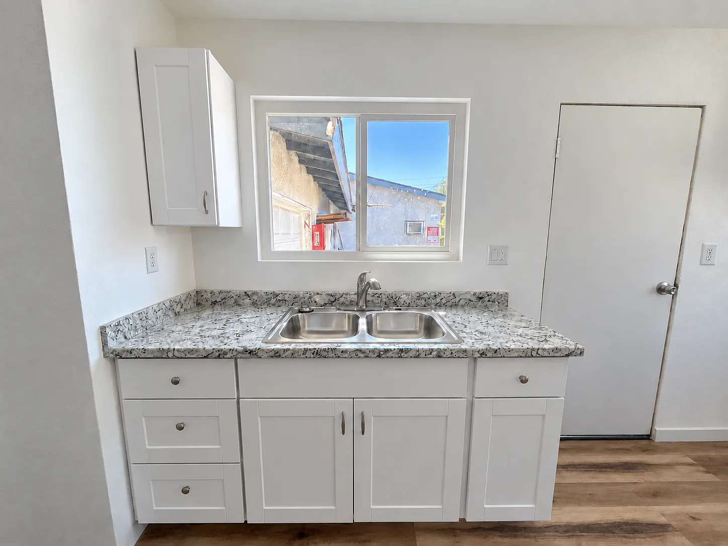 2 bed, 1200 sqft, $2,450 — Photo 4