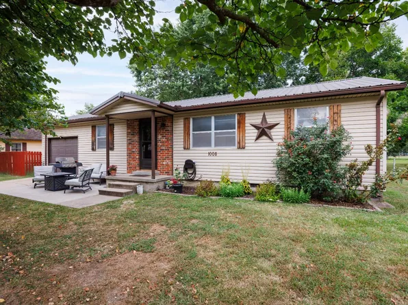 1008 S Ridgeway St, Caney, KS 67333