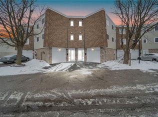 60 Elmsdale Dr #46, Kitchener, ON N2E2G4