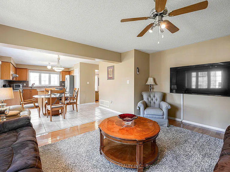 14 Middlecote Dr — Photo 27