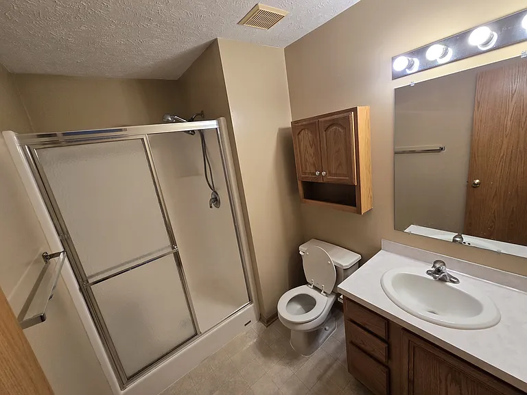 5408 S 82nd St — Photo 11