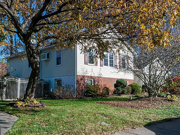 3rd image of 6543 Koziara Dr