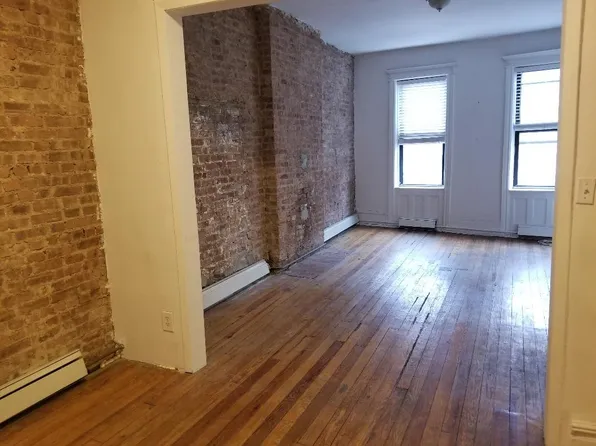 6093 Myrtle Ave, Ridgewood, NY 11385