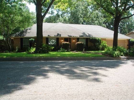 1st image of 6202 Huntington Dr
