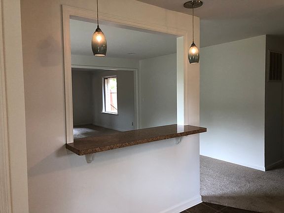 3rd image of 1001 Tuscarora Dr