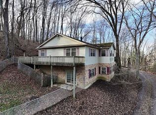 1451 Ridge Rd NE, New Philadelphia, OH 44663