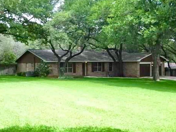 2nd image of 726 Estate Dr