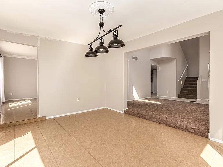 3223 E Poinsettia Dr — Photo 11