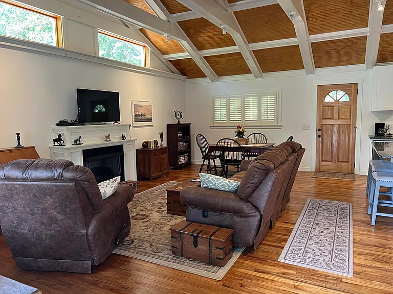 206 Sumter St SE — Photo 3