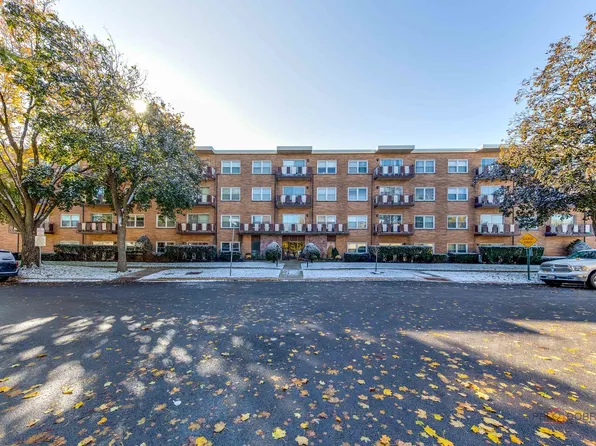 5005 Enfield Ave APT 308, Skokie, IL 60077