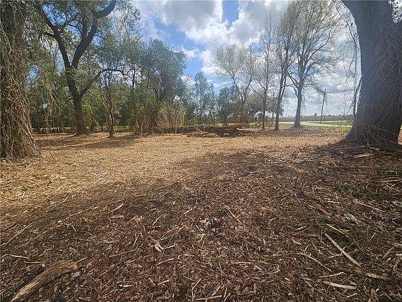 5th image of 15411 River Rd