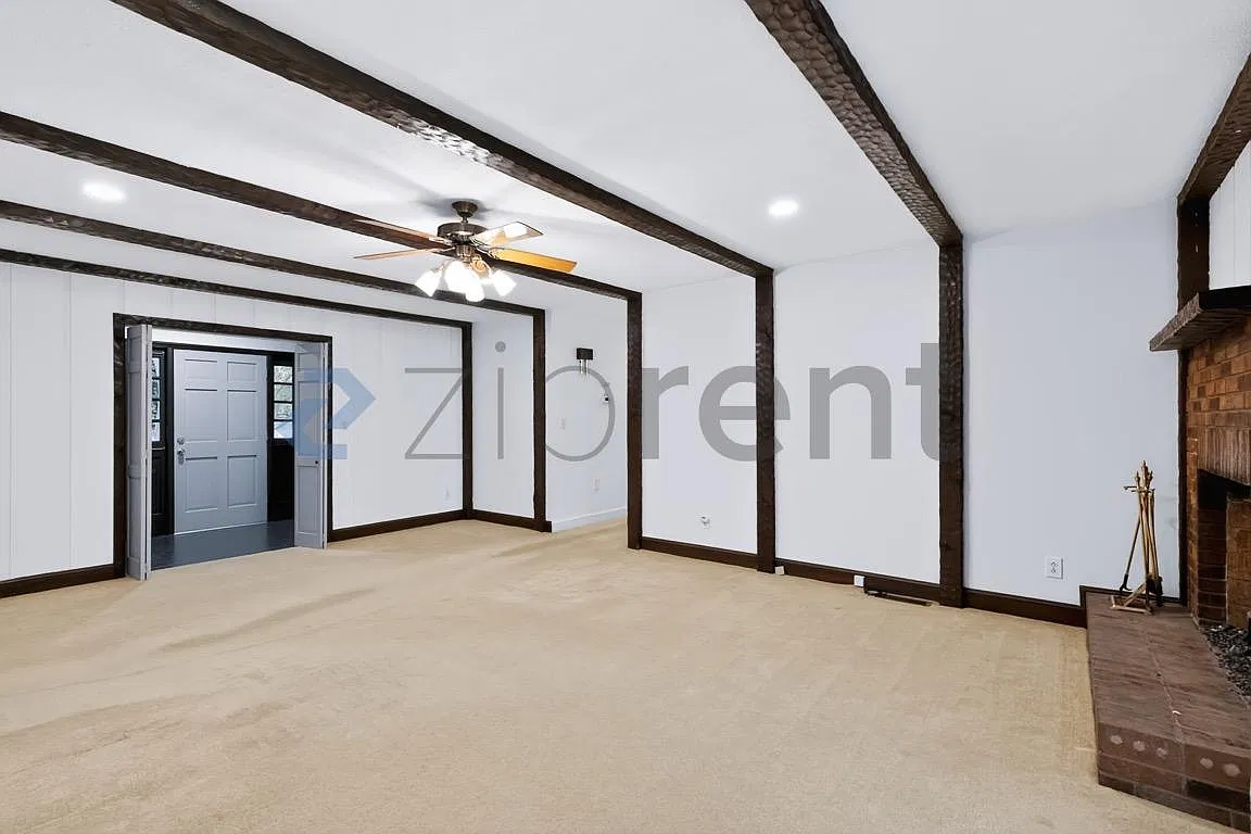 3 bed, 2010 sqft, $2,250 — Photo 4